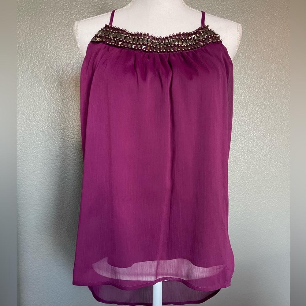Burgundy detailed tank